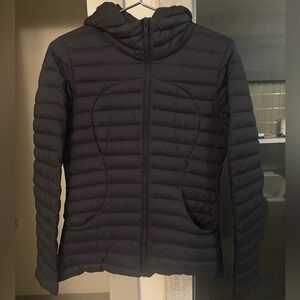 Like NEW Lululemon Pack It Down 700 fill jacket